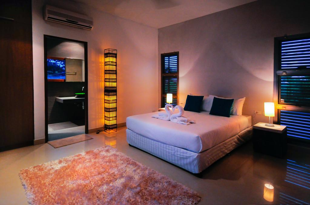 Nai Harn Beach Villa Экстерьер фото